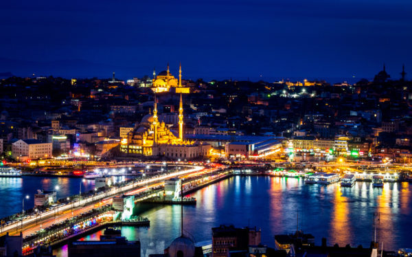 Istanbul_at_night_