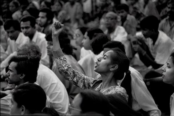woman-with-fist-at-shahid-minar-1994