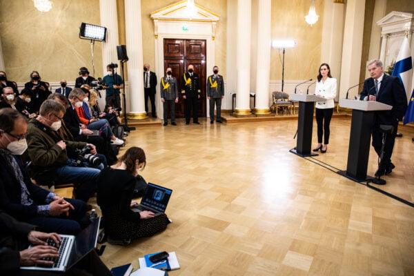 Presidentti_Sauli_Niinistö_ja_pääministeri_Sanna_Marinin_tiedotustilaisuus_15.5.2022_(52073724397)