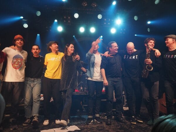 2048px-Don_Johnson_Big_Band_Christmas_show_2019_group_pose_picture